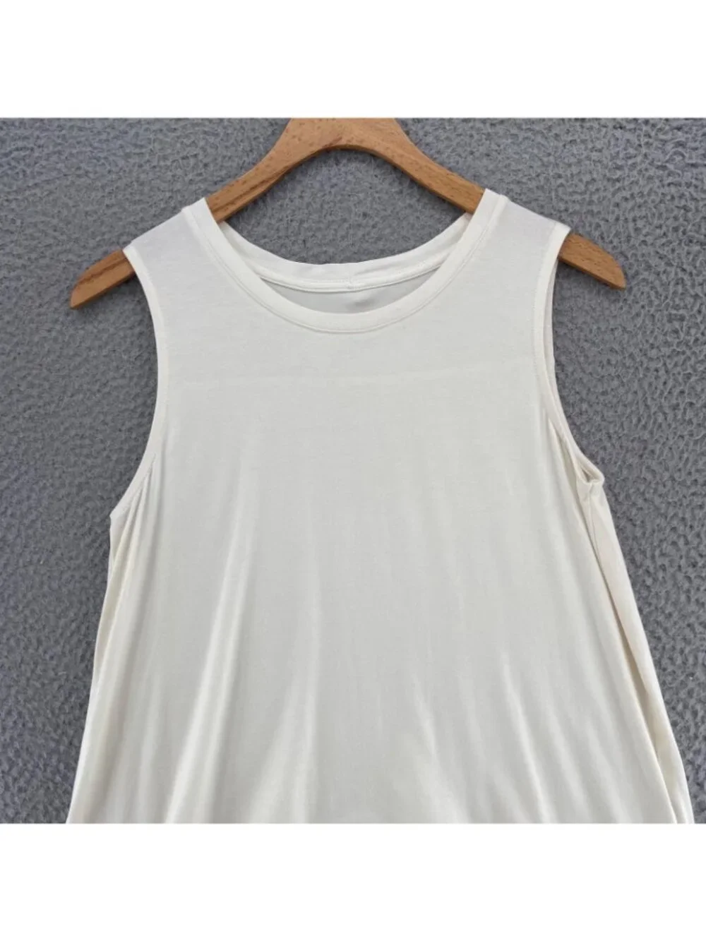 Soft Surroundings Top Womens Small Petite Ivory Shirt Hem Tank Crew Neck Stretch